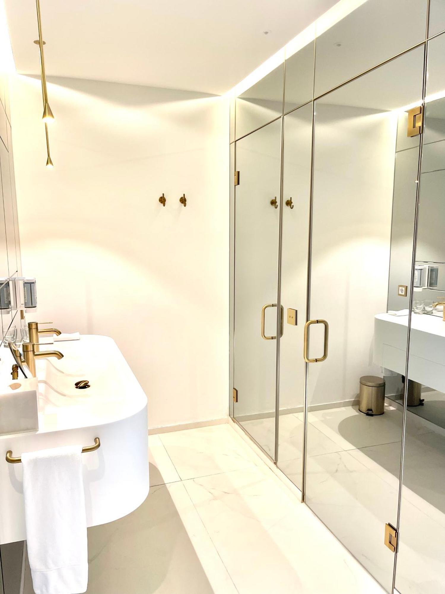 Luxury Suites & Apartments Mondrian Market Square II Varsóvia Quarto foto